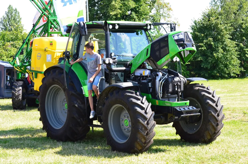 Deutz-Fahr tractor