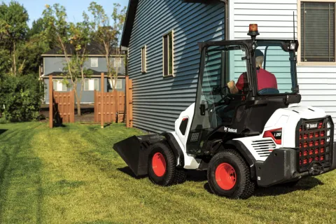 Bobcat L28 compact wheel loader