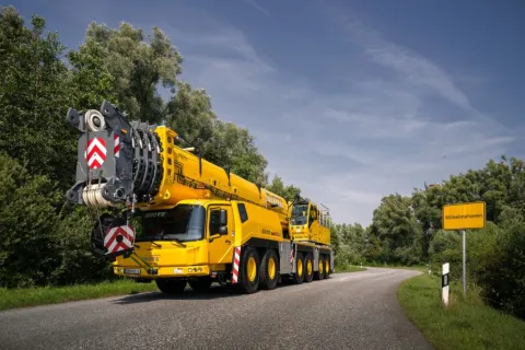 Grove GMK6400-1 mobile crane
