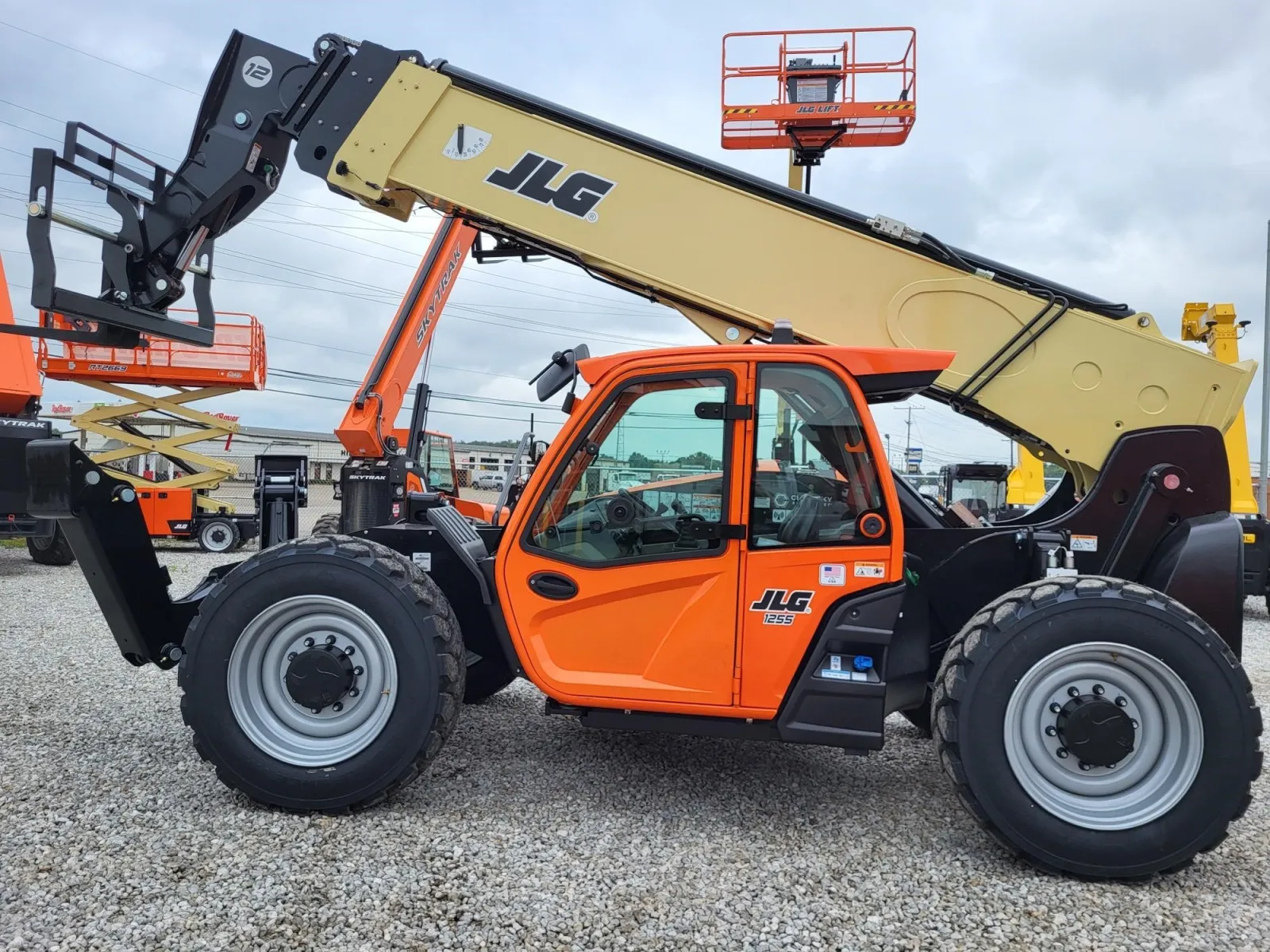 JLG 1255 telehandler