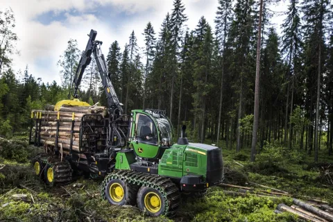 John Deere 1910G forestry machine