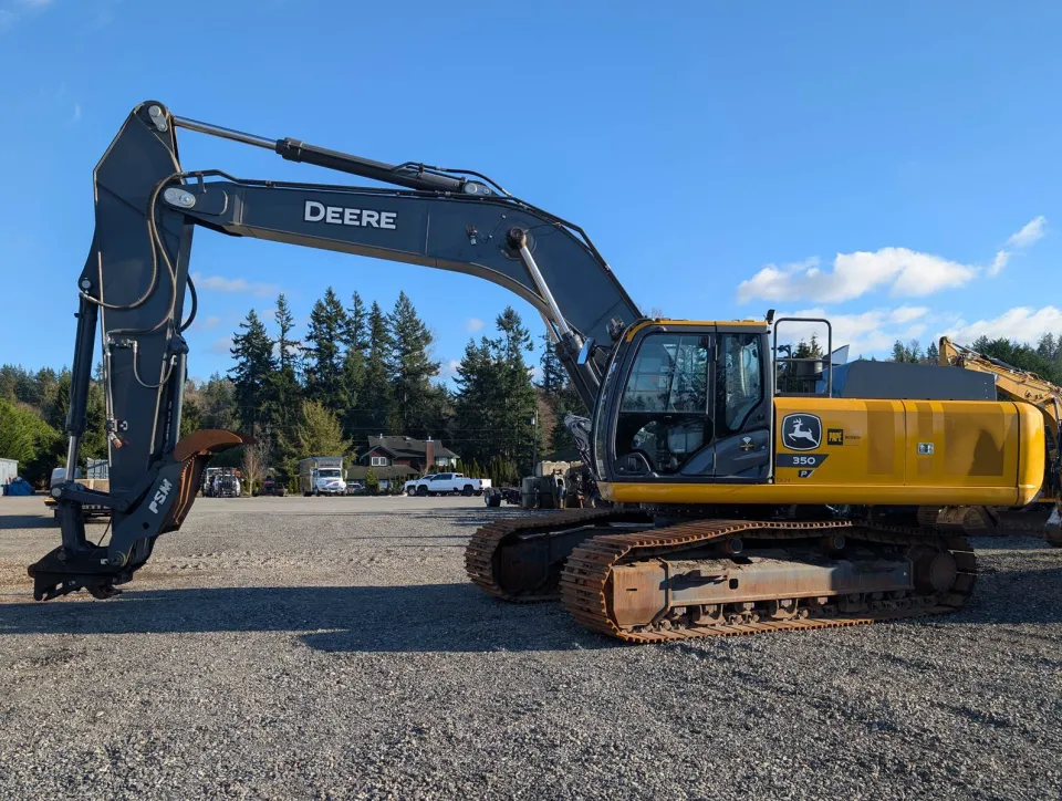 John Deere 350 P-Tier excavator