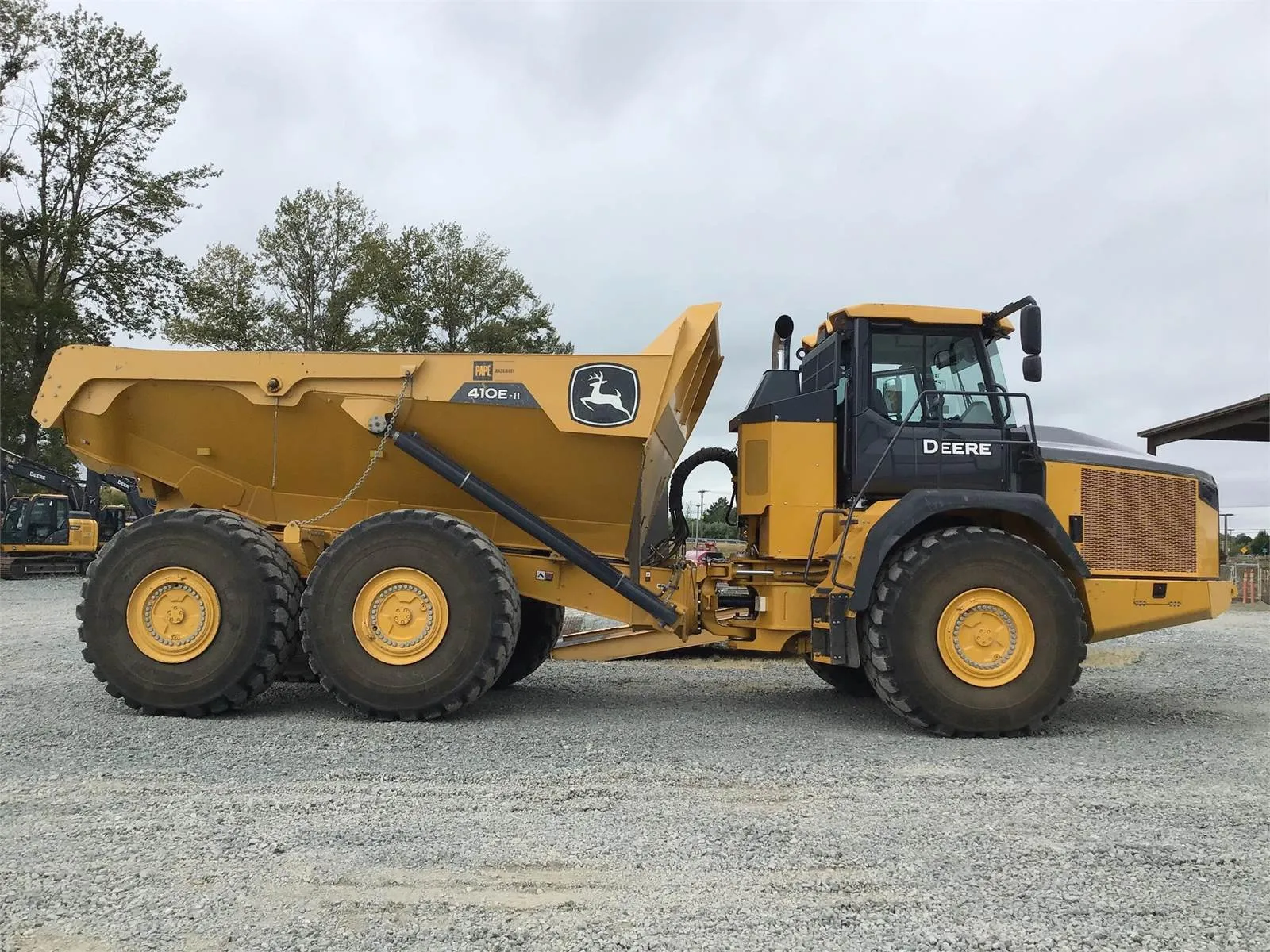 John Deere 410E articulated dump truck