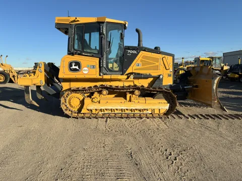 John Deere 700L bulldozer
