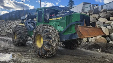 John Deere 948L-II forestry machine
