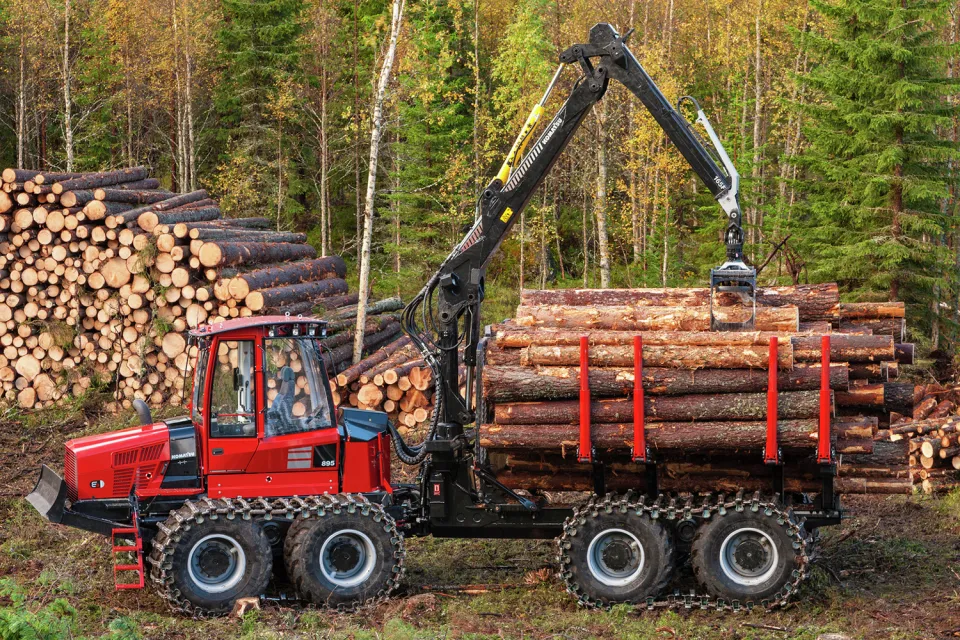 Komatsu 895 forestry machine