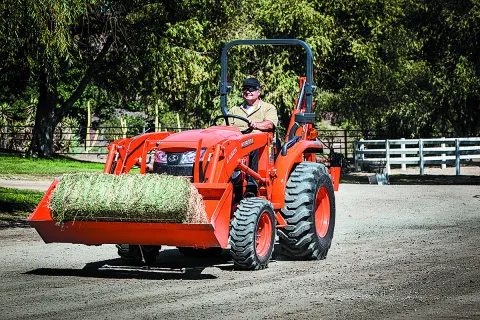 Kubota L3901 tractor