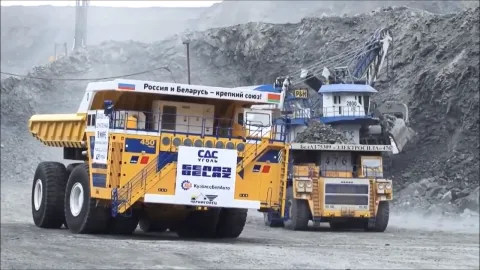 BelAZ 75710, the world's largest-capacity haul truck