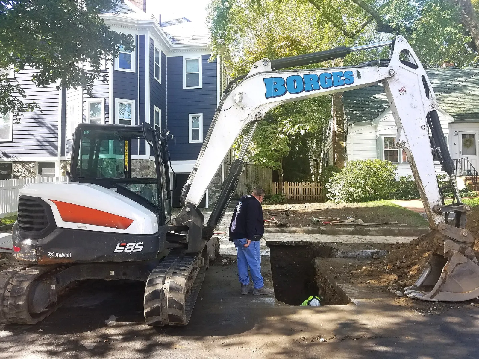 Bobcat machine similar to the Bobcat E85 (related model may be pictured)
