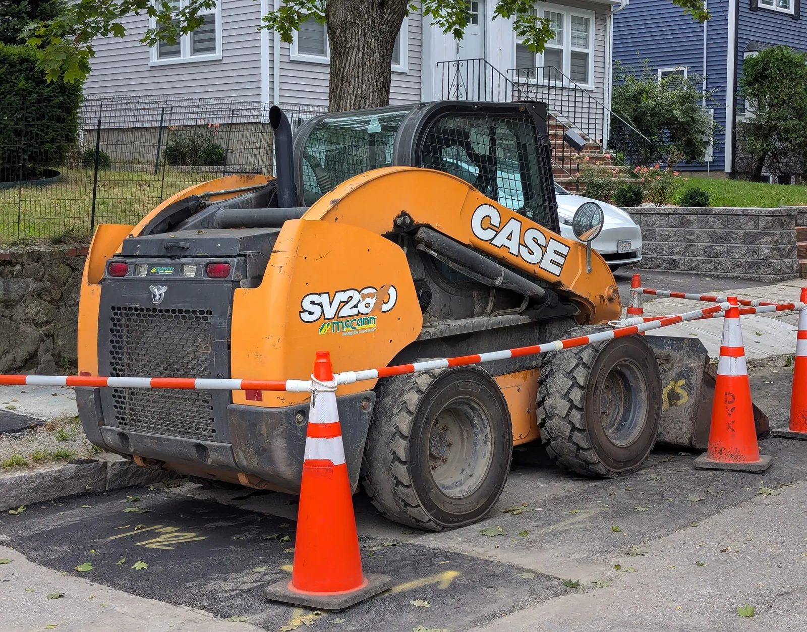 CASE machine similar to the CASE SV280B (related model may be pictured)