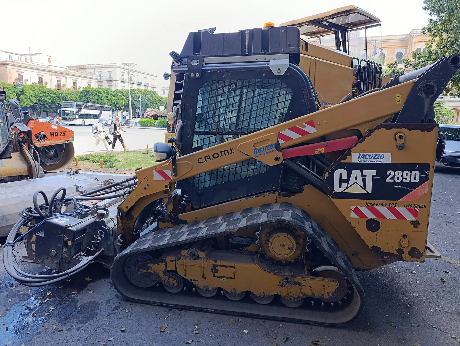 Caterpillar 289D compact track loader, the smaller sibling of the 299D3