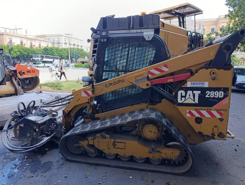 Caterpillar 289D compact track loader, the smaller sibling of the 299D3