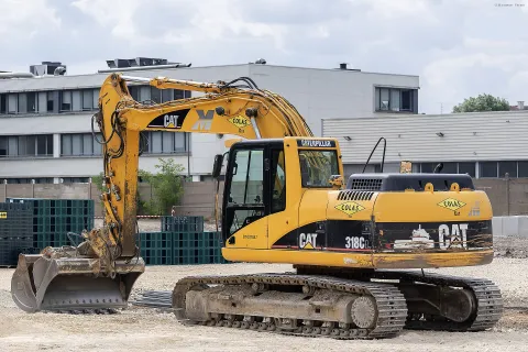 Caterpillar machine similar to the Caterpillar 395 (related model may be pictured)