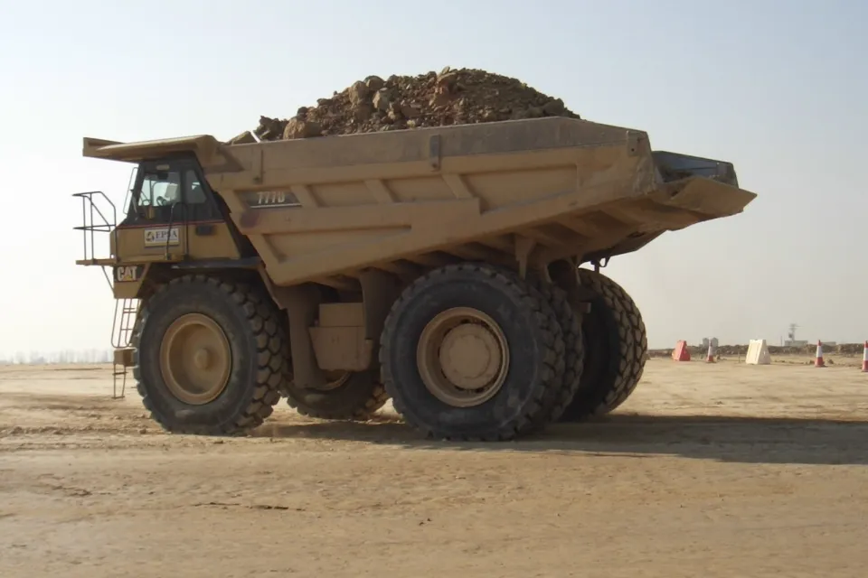Caterpillar machine similar to the Caterpillar 777G (related model may be pictured)