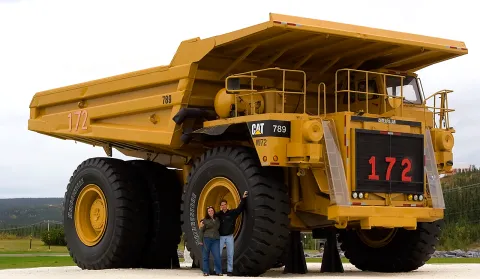 Caterpillar machine similar to the Caterpillar 789D (related model may be pictured)