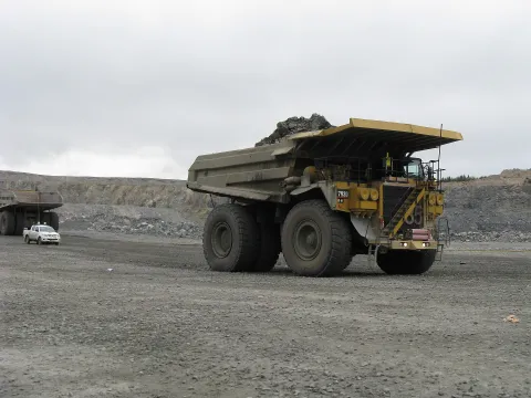 Caterpillar machine similar to the Caterpillar 793F (related model may be pictured)