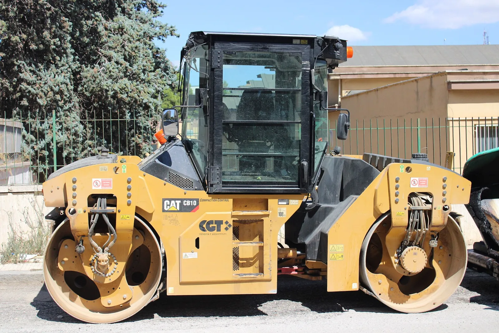 Caterpillar CB10