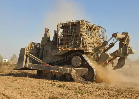 Caterpillar machine similar to the Caterpillar D9 (related model may be pictured)