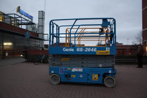 Genie GS-series electric scissor lift