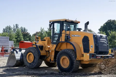 Hyundai HL960 wheel loader