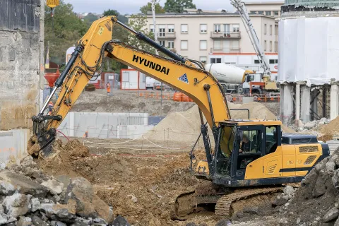 Hyundai HX220 crawler excavator
