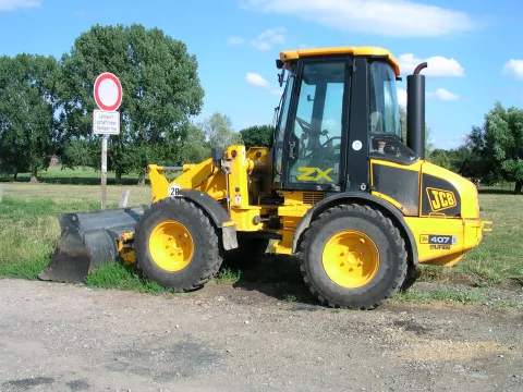 JCB 407 compact wheel loader (smaller sibling of the 409)