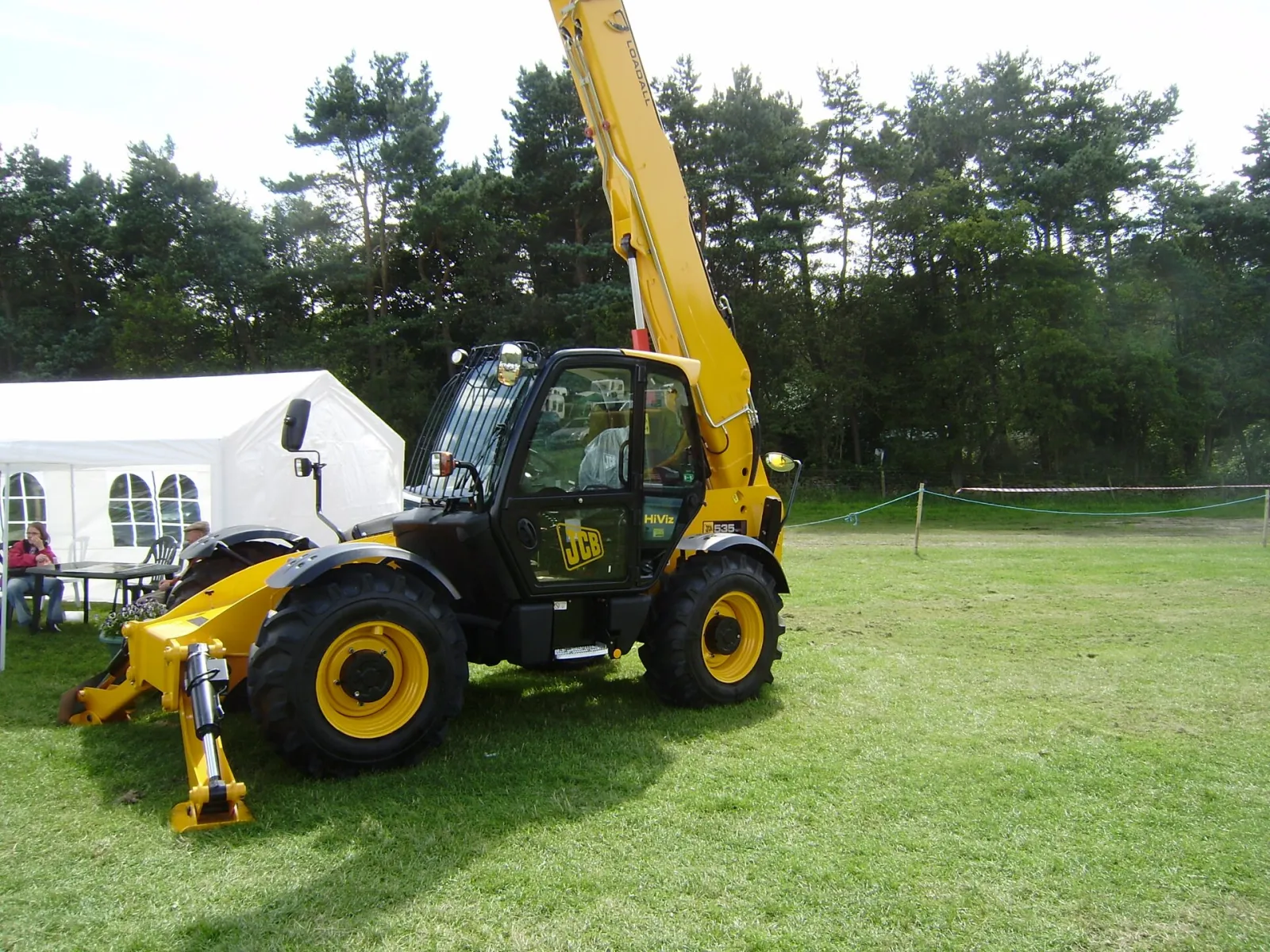 JCB 535-125 Hi-Viz