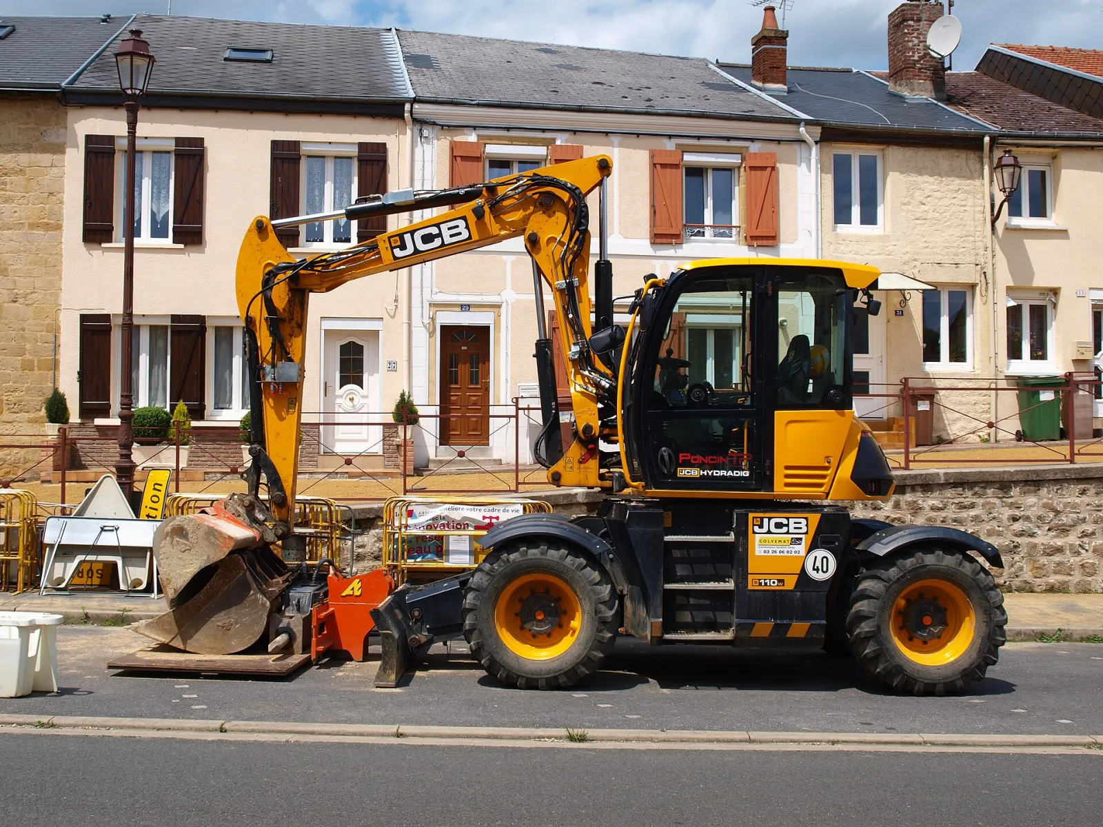 JCB Hydradig 110W wheeled excavator