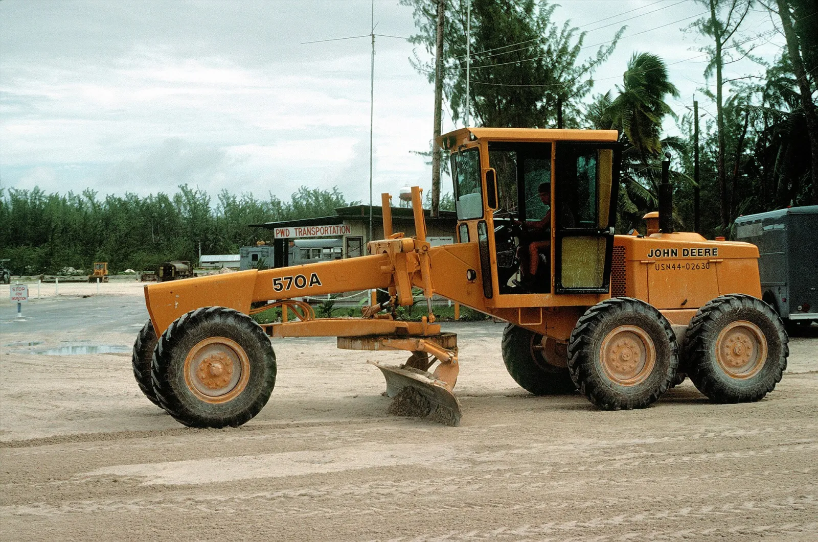 John Deere motor grader