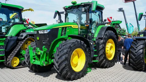 John Deere 7R 330