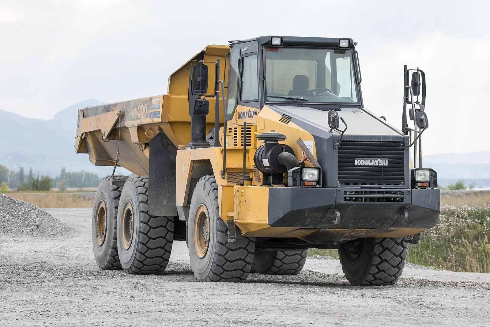Komatsu HM300-5