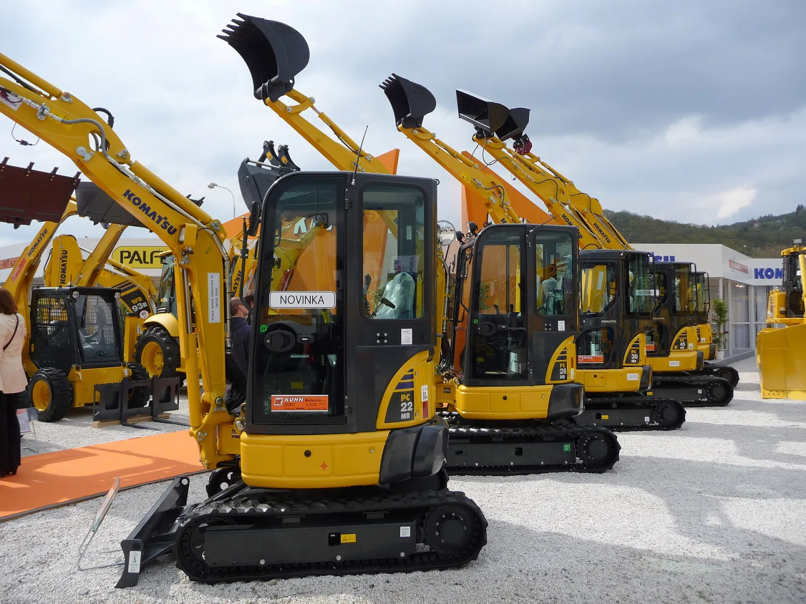 Komatsu machine similar to the Komatsu PC26MR-5 (related model may be pictured)
