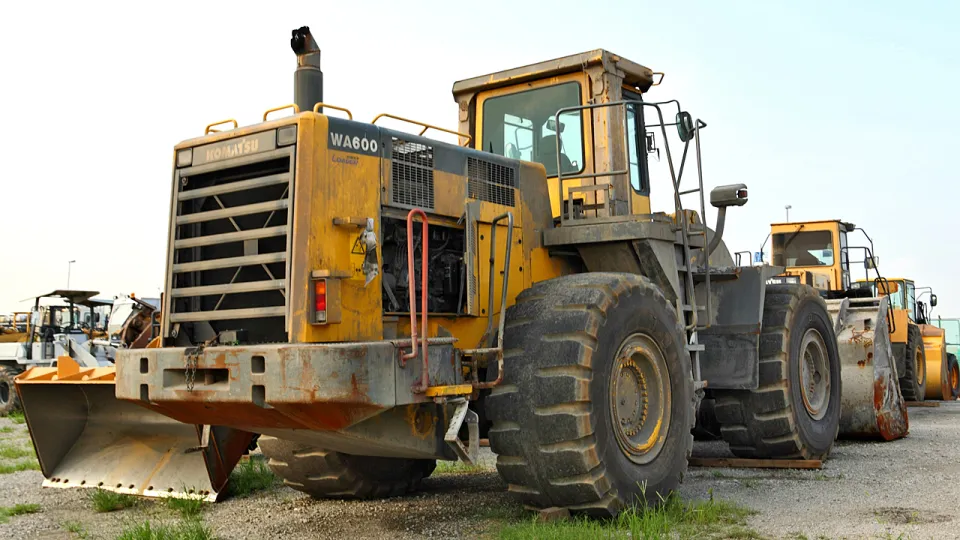 Komatsu WA600-8