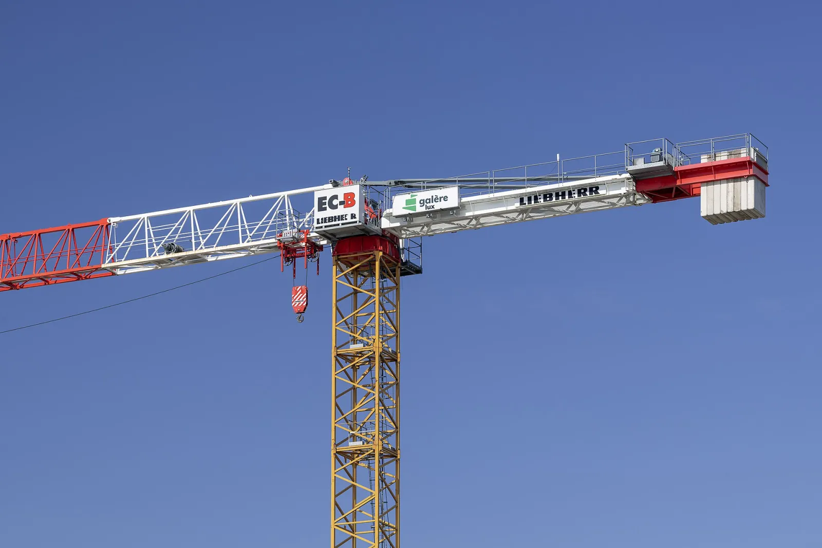 Liebherr machine similar to the Liebherr 85 EC-B 5 (related model may be pictured)