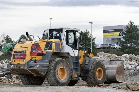 Liebherr L 566 wheel loader