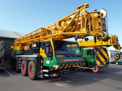 Liebherr LTM 1060 all-terrain crane