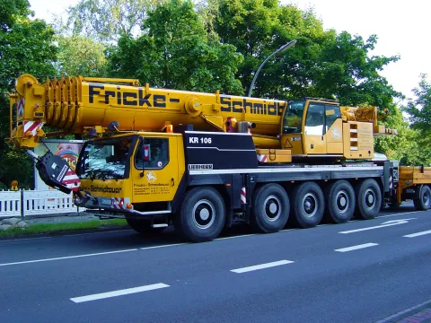 Liebherr LTM 1100-5.1 all-terrain crane, predecessor of the 5.2