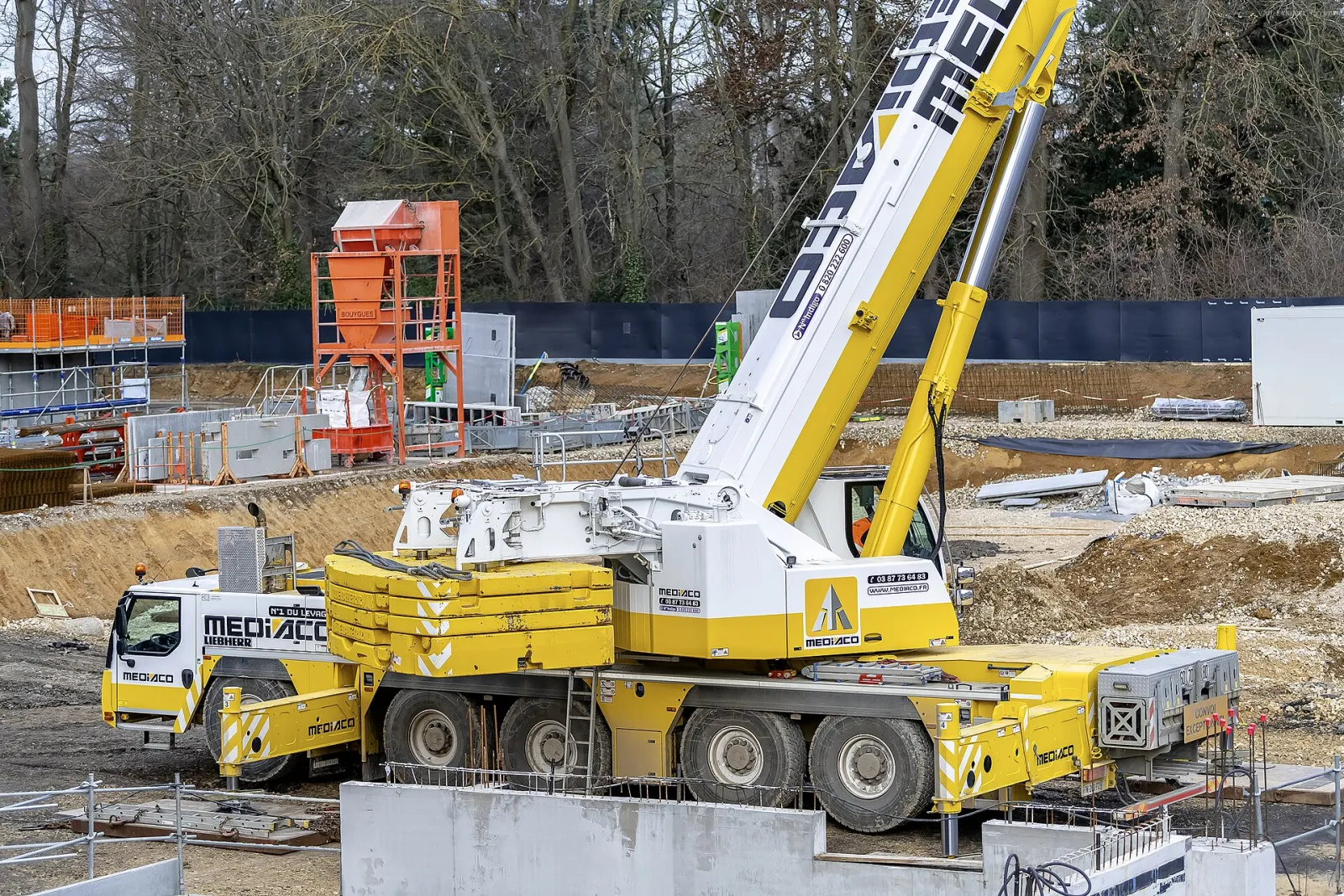 Liebherr LTM 1230-5.1