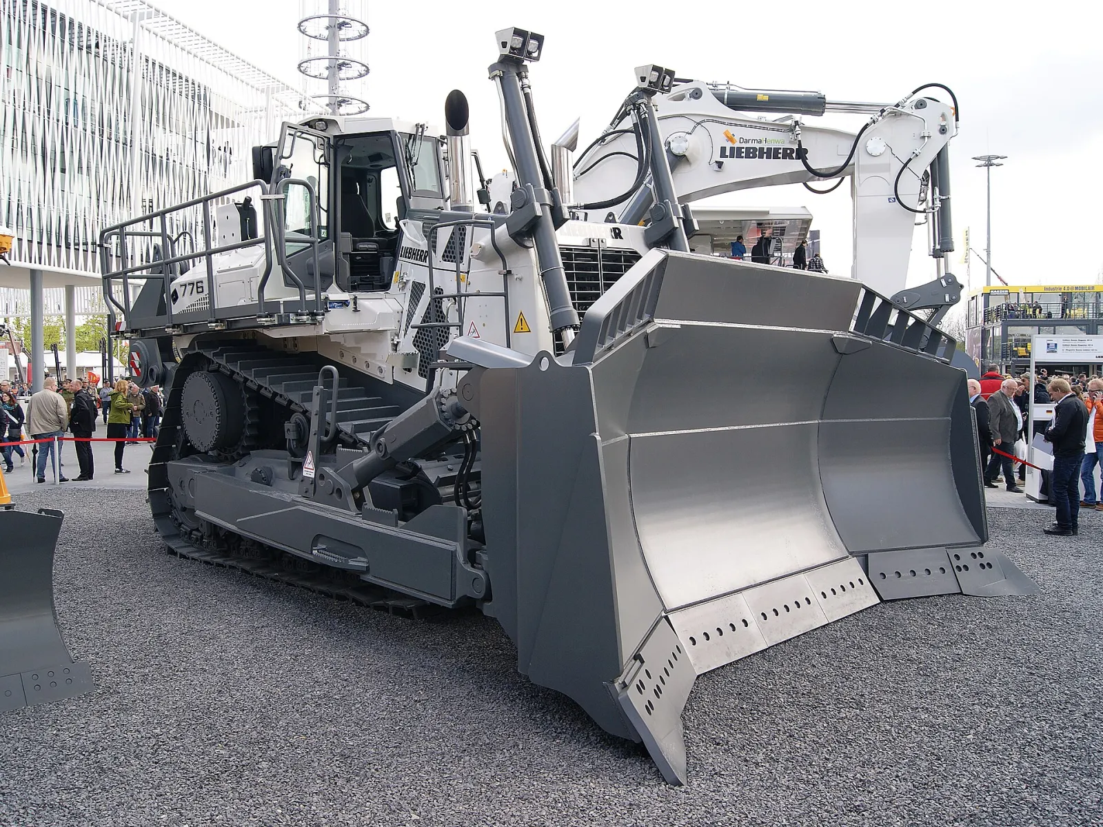 Liebherr machine similar to the Liebherr PR 776 (related model may be pictured)