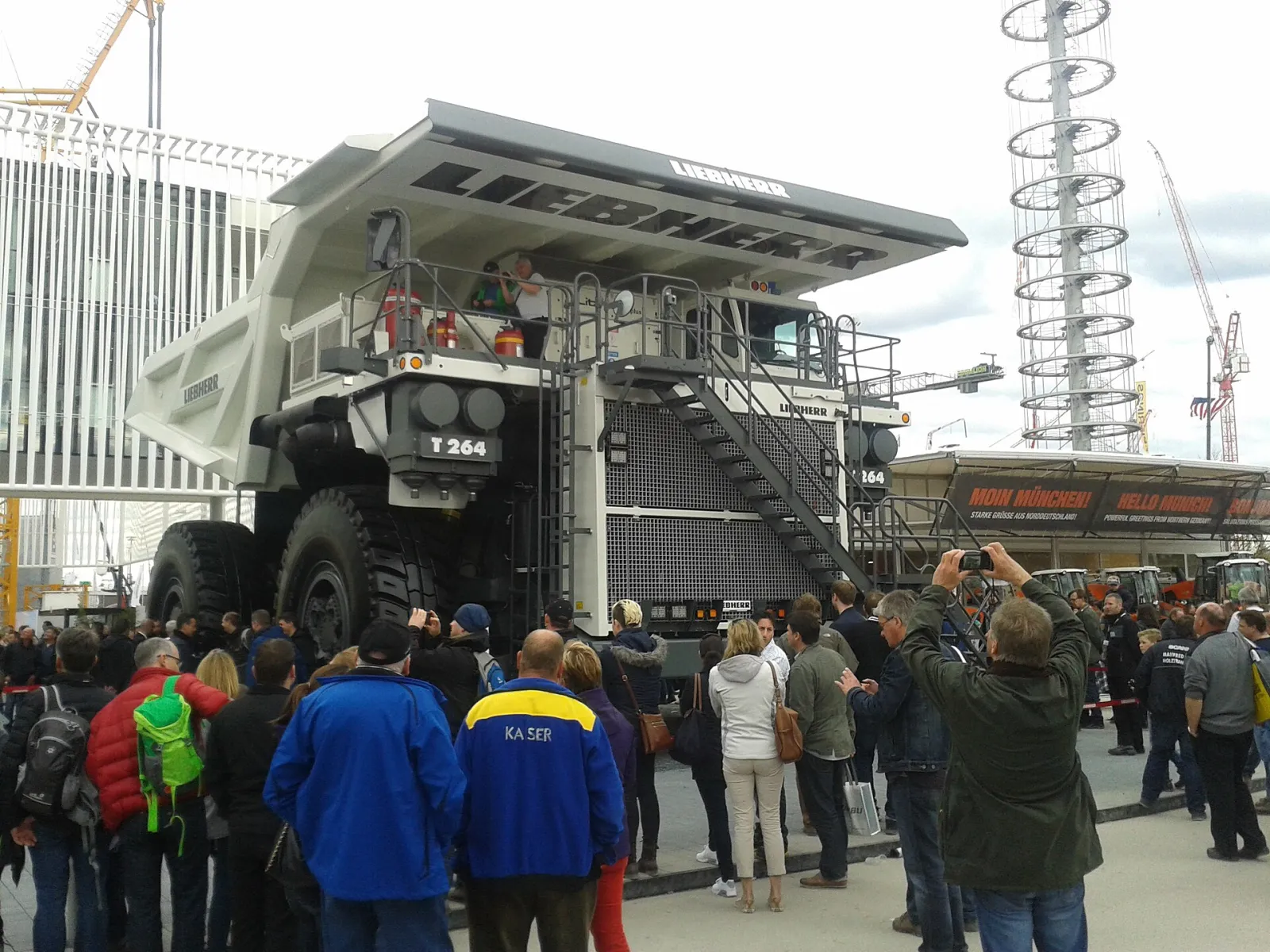 Liebherr T 264