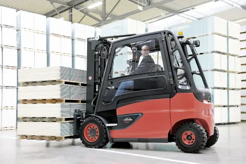 Linde electric counterbalance forklift (E25 pictured)