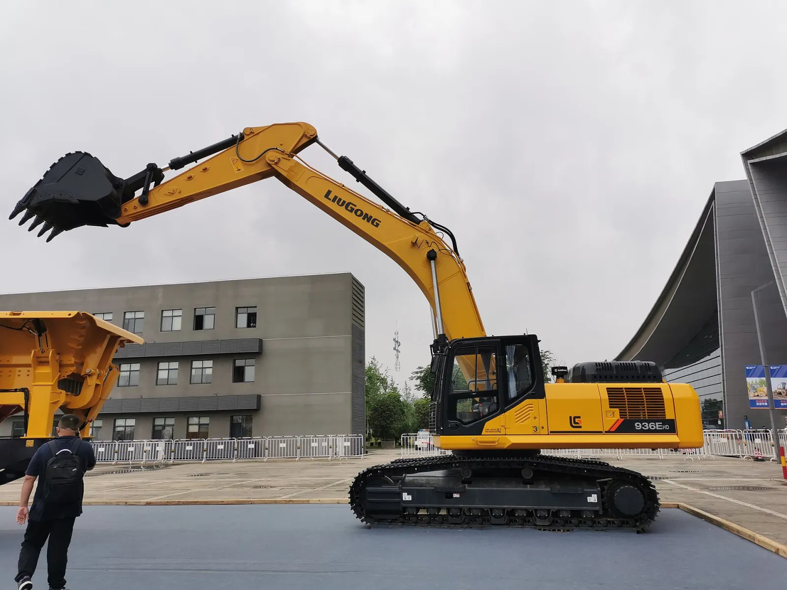 LiuGong crawler excavator