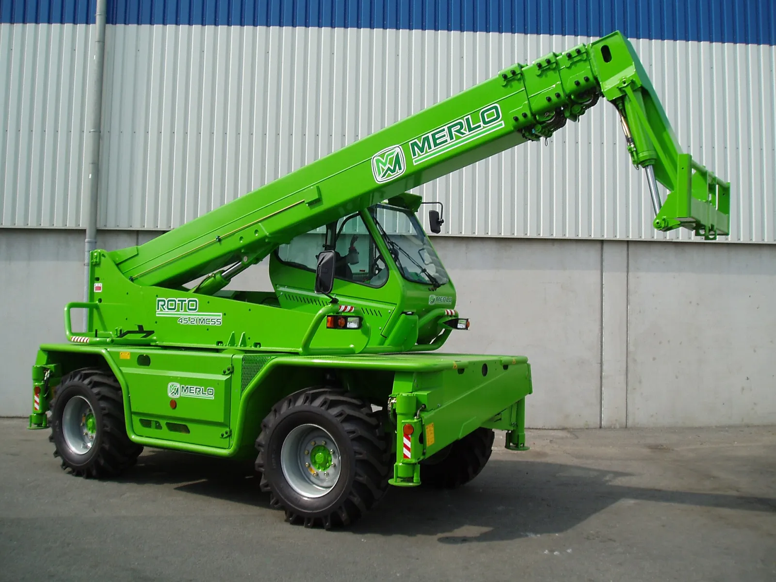 Merlo Roto rotating telehandler (45.21 pictured)