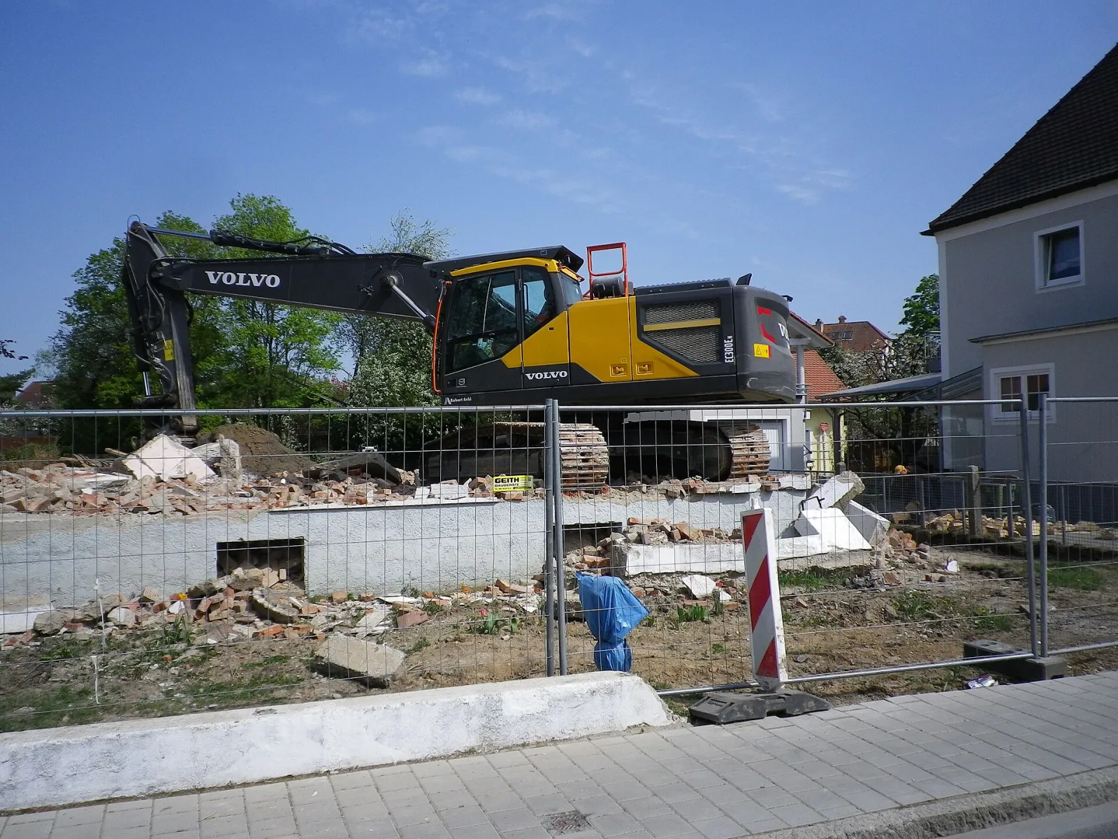 Volvo EC300E