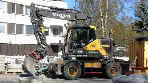 Volvo EWR150E short-swing wheeled excavator
