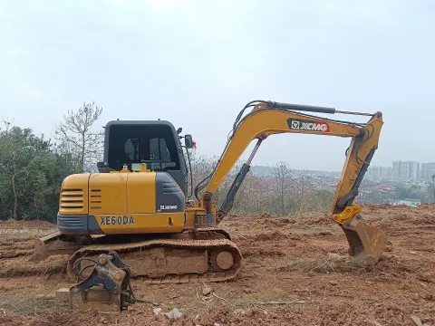 XCMG DA-series excavator (XE60DA pictured, a smaller sibling of the XE215DA)