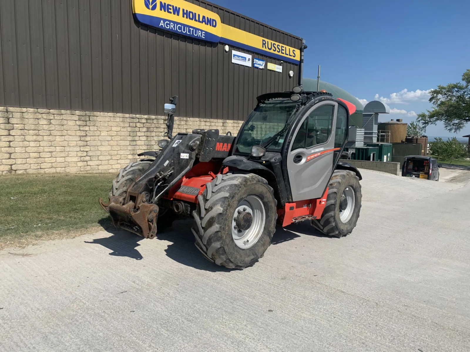 Manitou MLT 635 telehandler