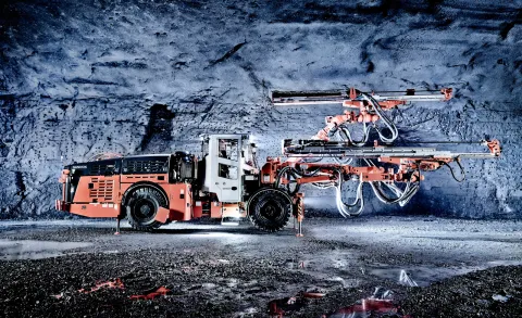 Sandvik DD422i drill rig