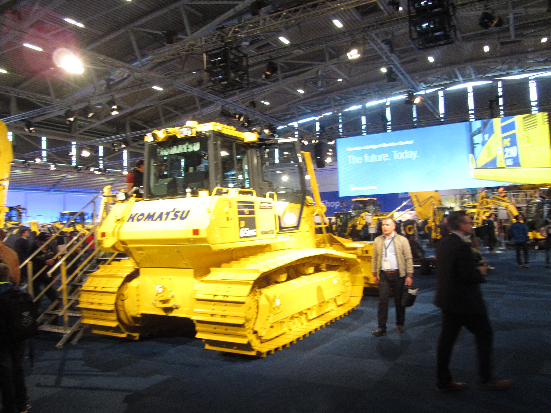 Komatsu D65PXi bulldozer, a sister model of the D65EX-18