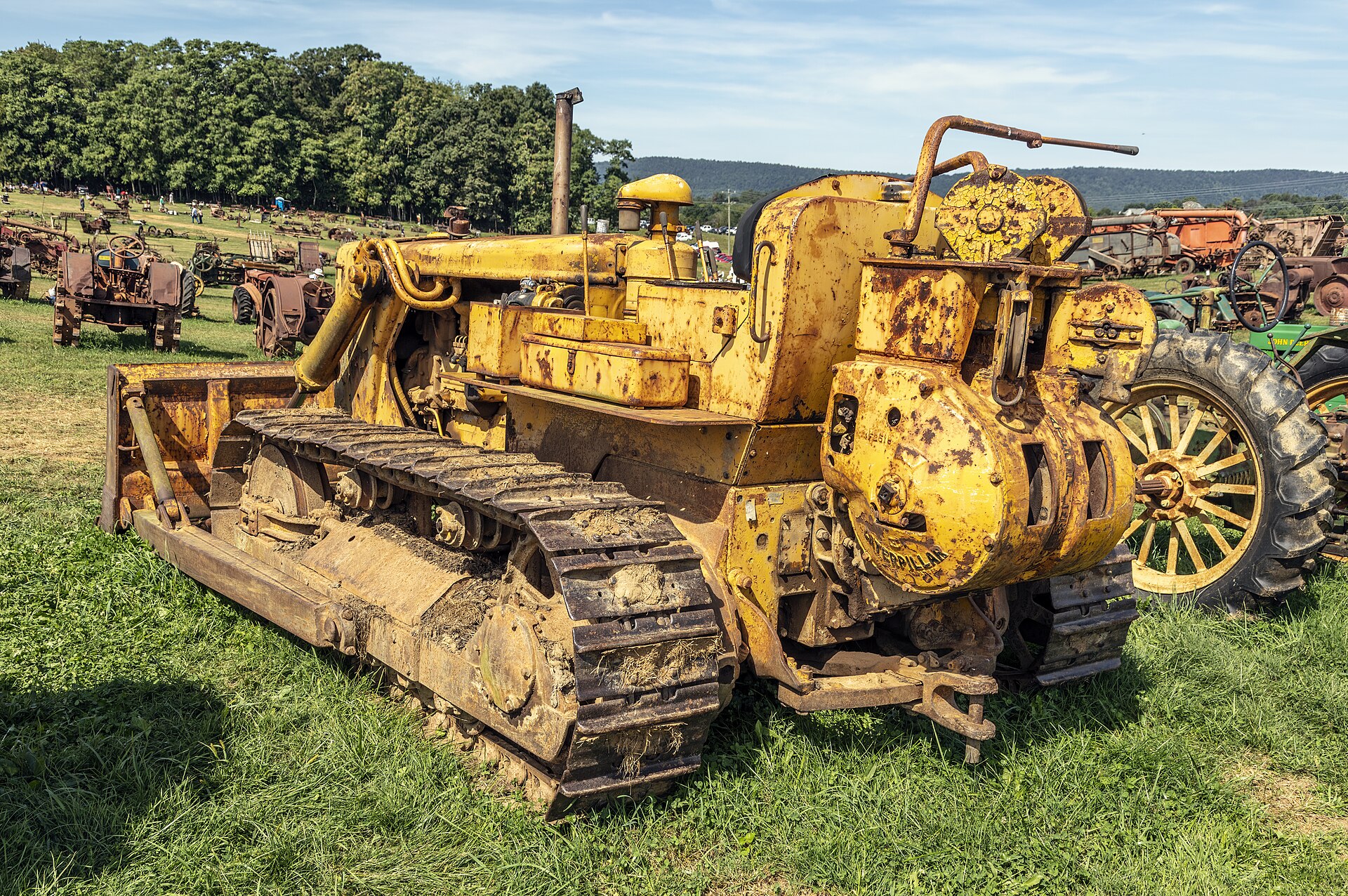 Caterpillar D6 bulldozer, shown for the weight comparison